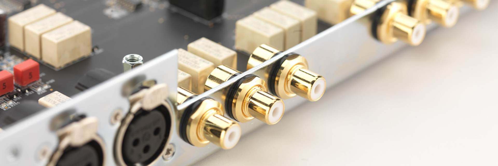 Fully Discrete, Fully Balanced Signal Path